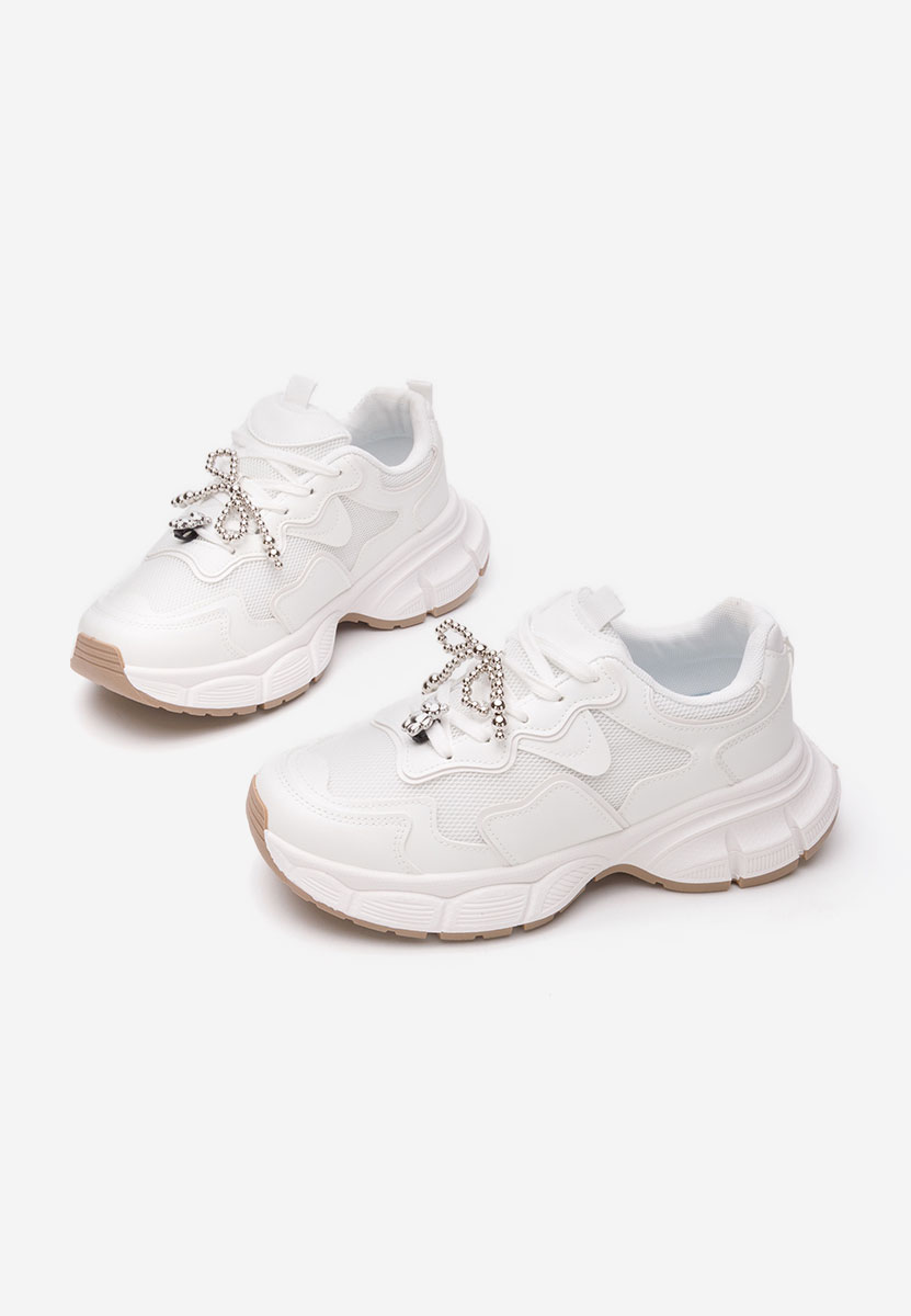 Białe sneakersy na koturnie Jasmyne