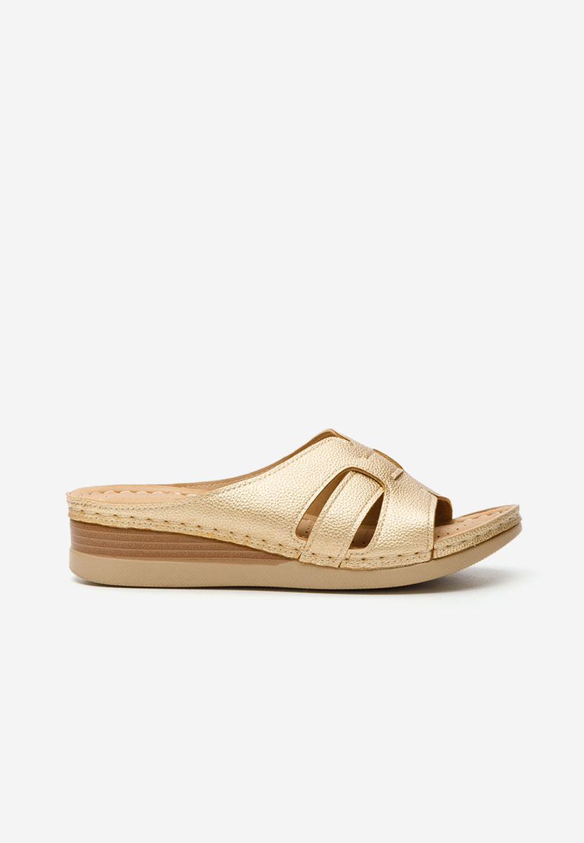 Złote klapki na koturnie Marhta