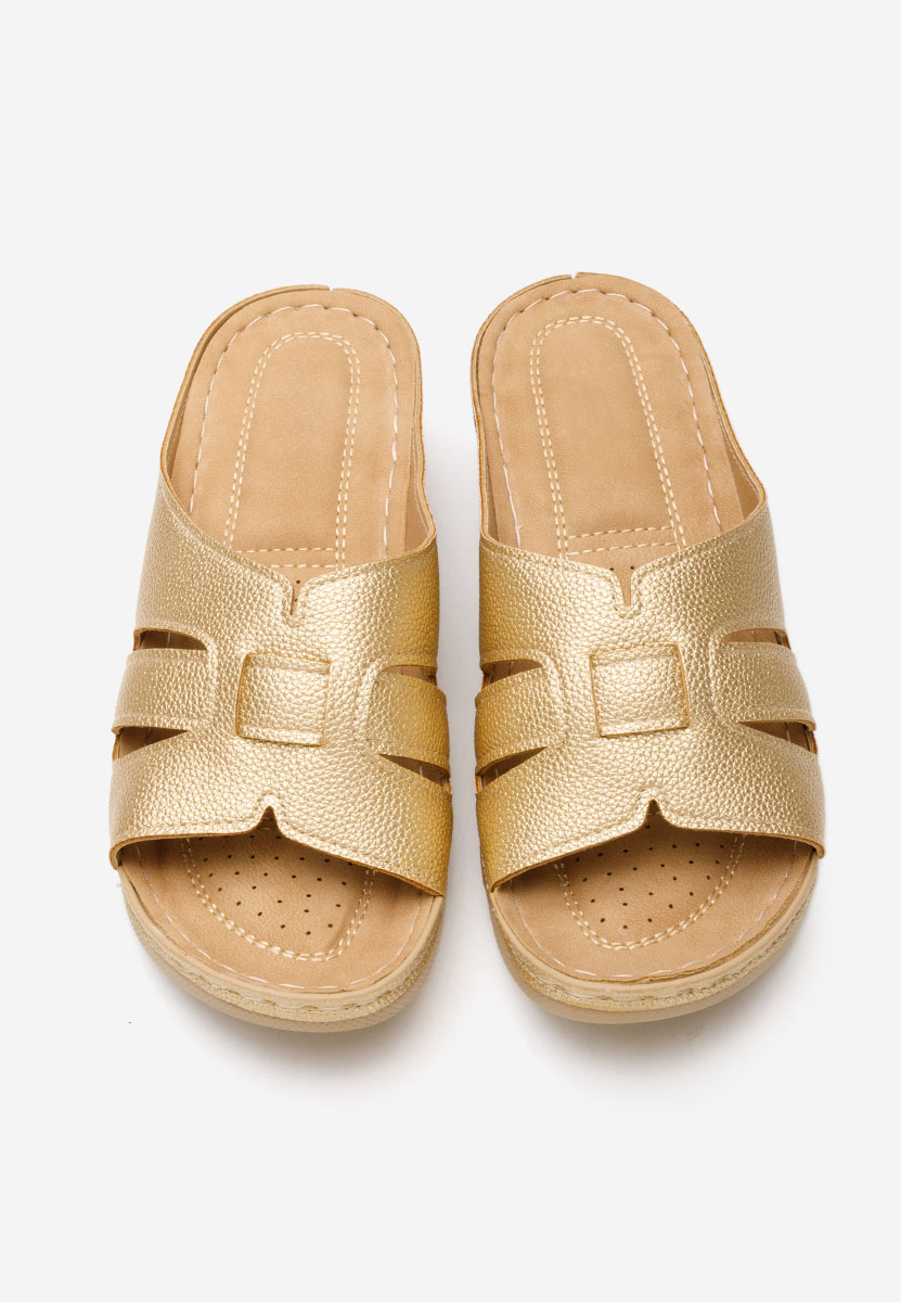 Złote klapki na koturnie Marhta