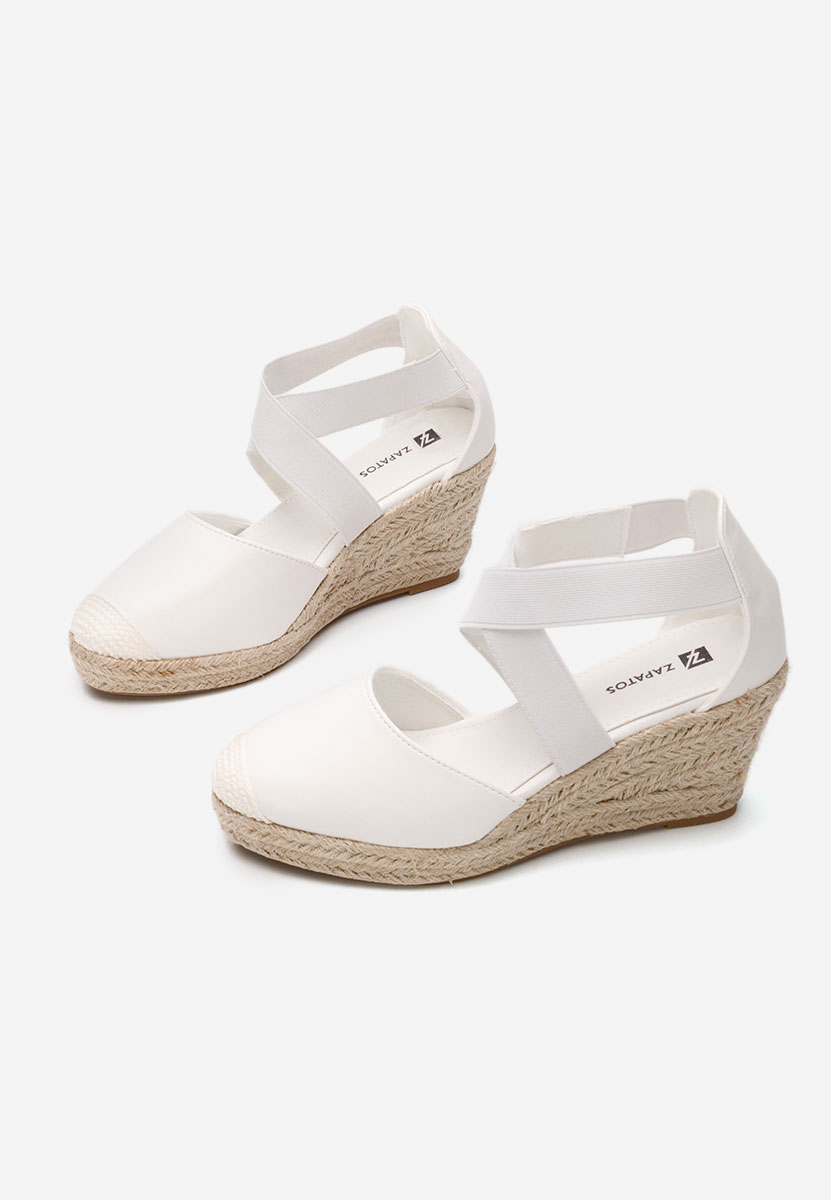 Białe sandały na koturnie Rosaria