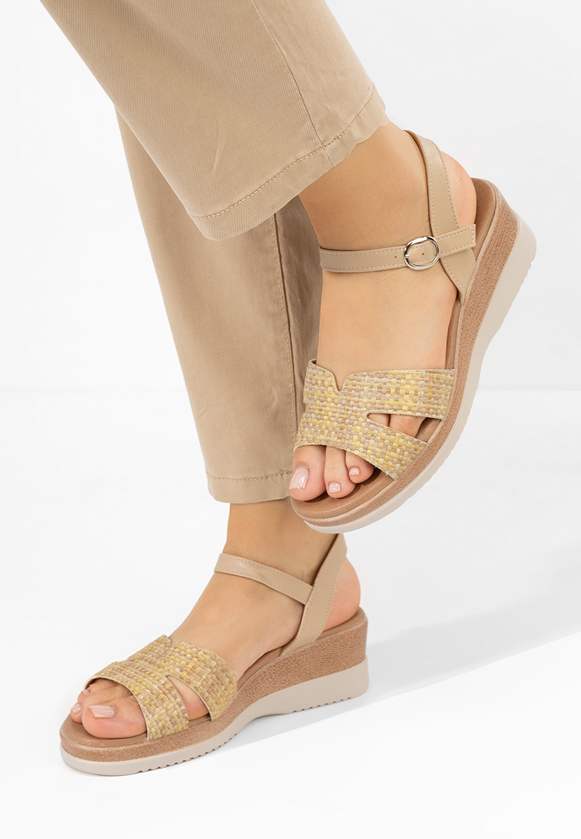 Beżowe sandały na platformie Alisona