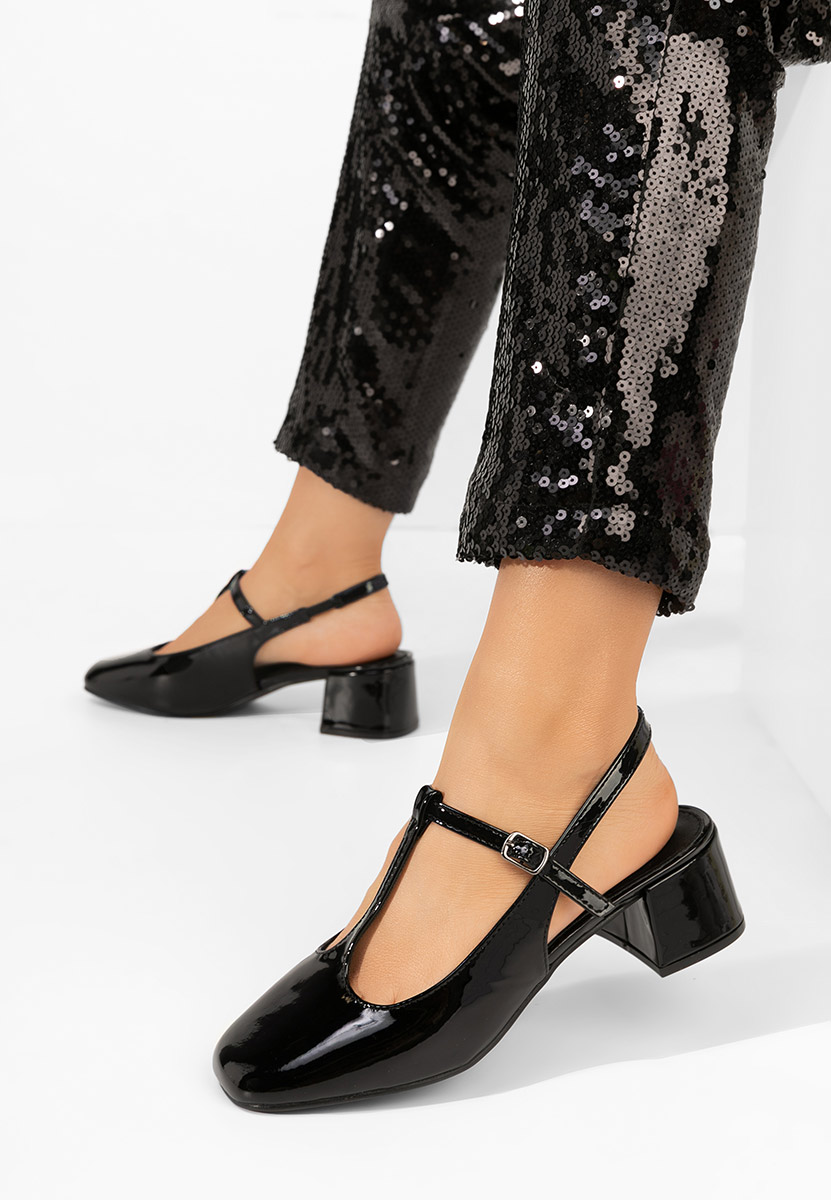 Czarne czółenka na słupku Beatrina