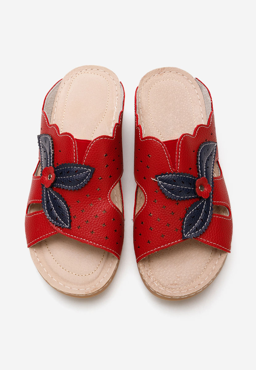 Czerwone klapki na koturnie Yanda