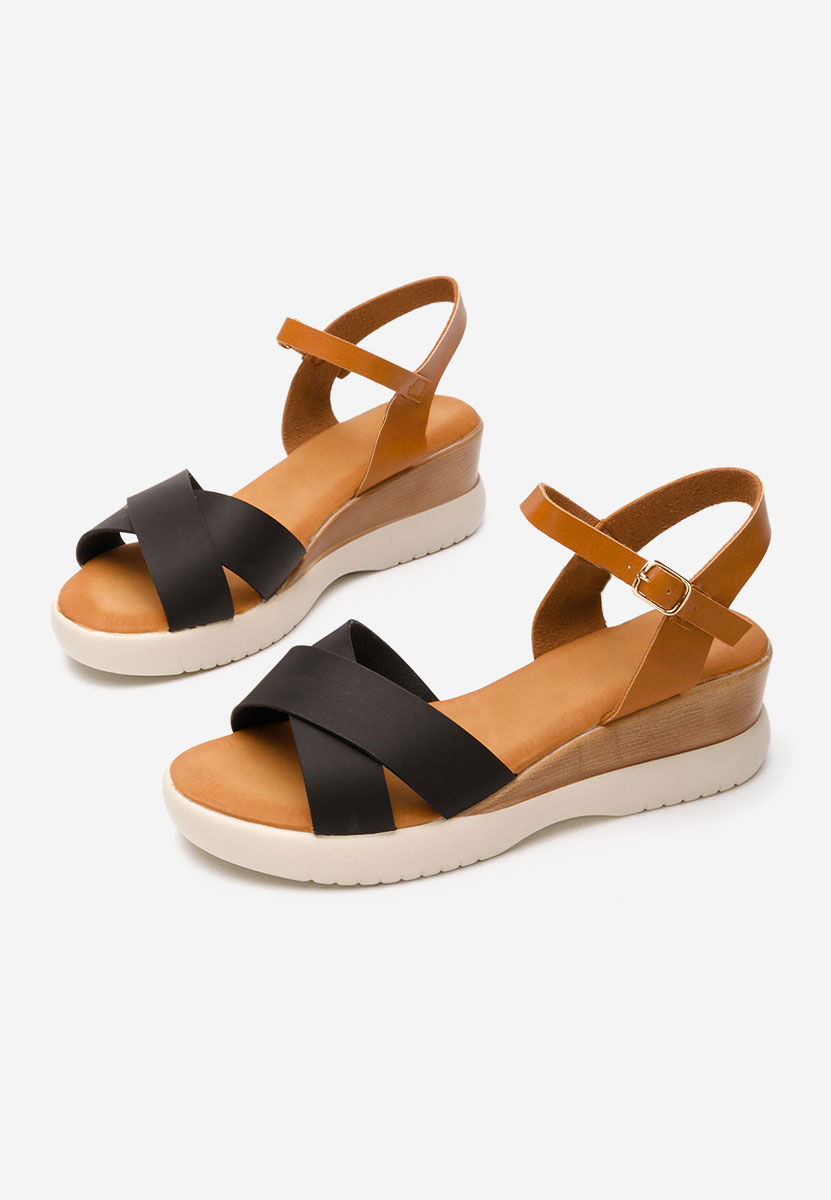 Czarne sandały na koturnie Andrea