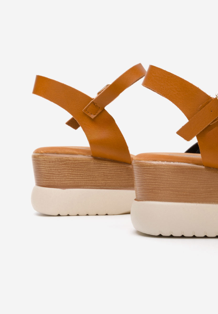 Czarne sandały na koturnie Andrea