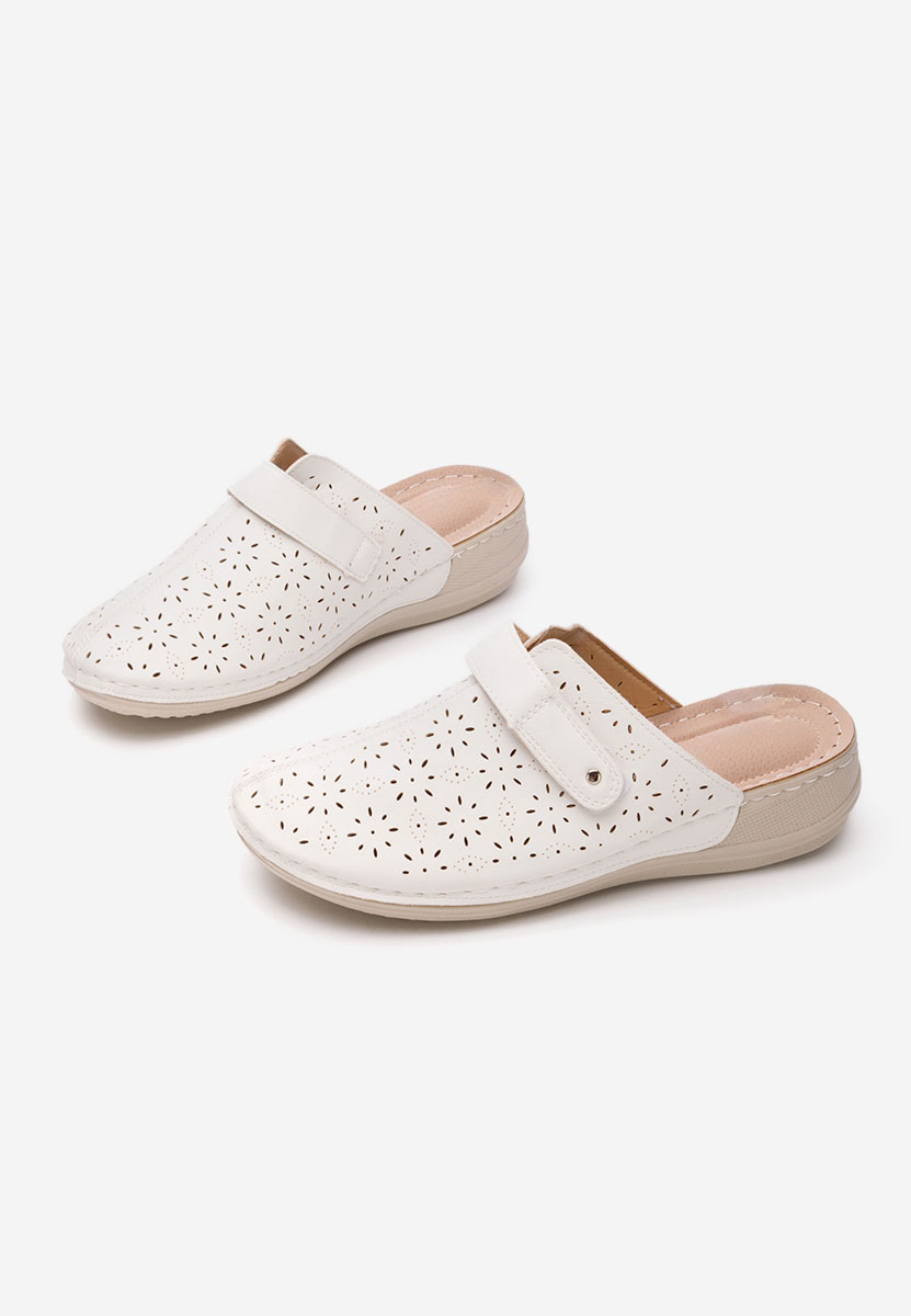 Białe drewniaki Sevastyana