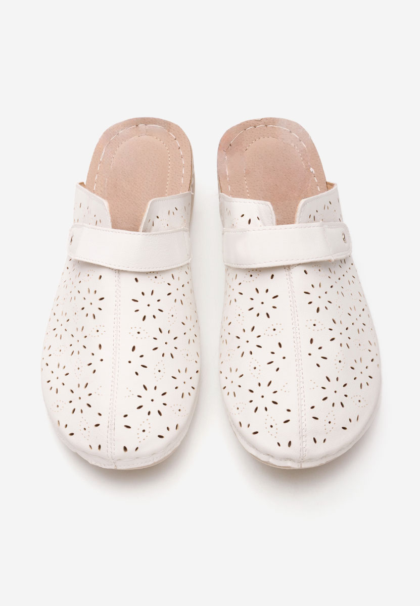 Białe drewniaki Sevastyana