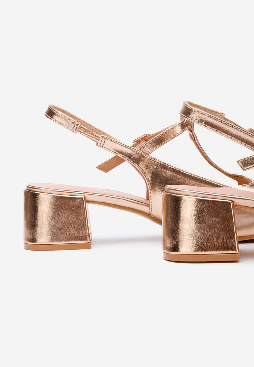 Szampańskie czółenka na słupku Beatrina V2