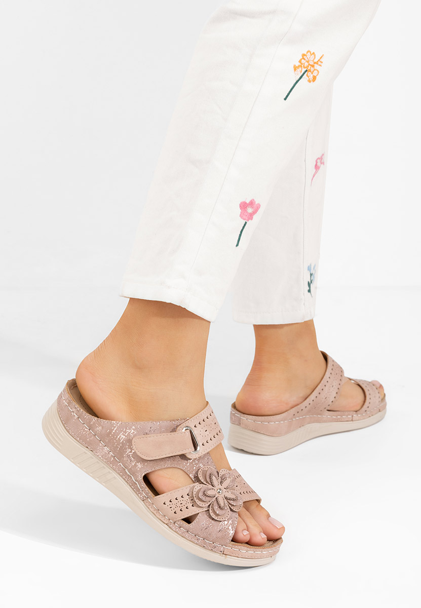 Różowe klapki na koturnie Violette