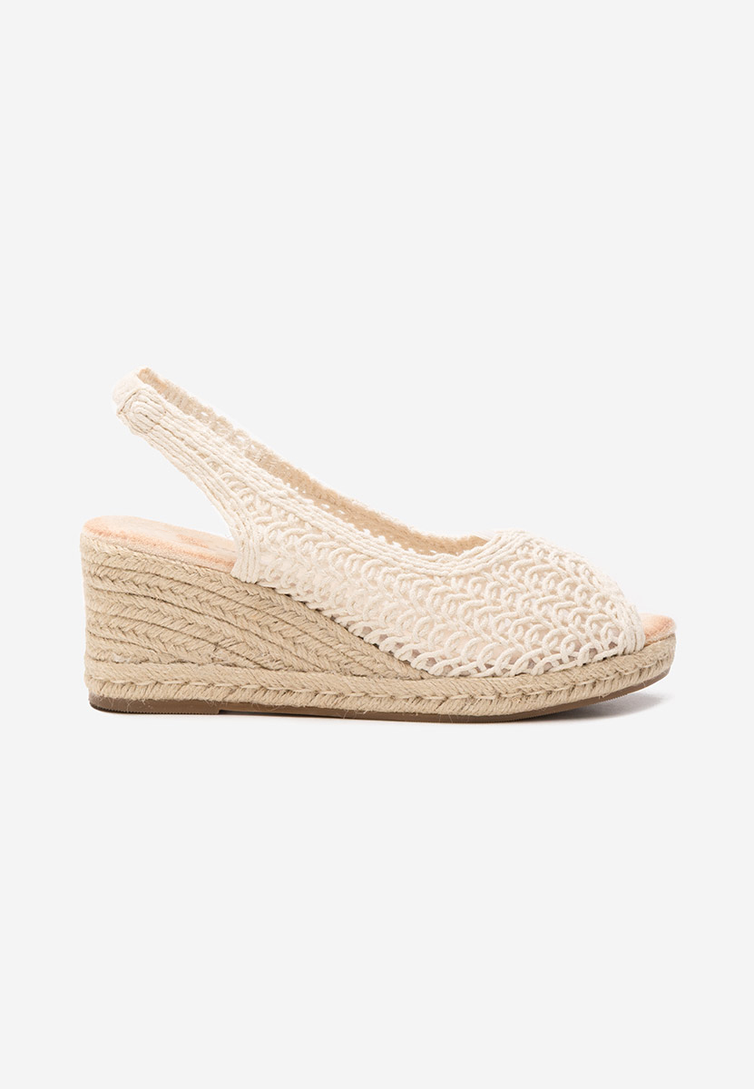 Beżowe sandały na koturnie Xiomara