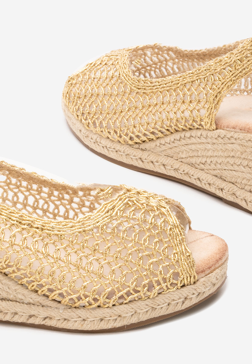 Złote sandały na koturnie Xiomara