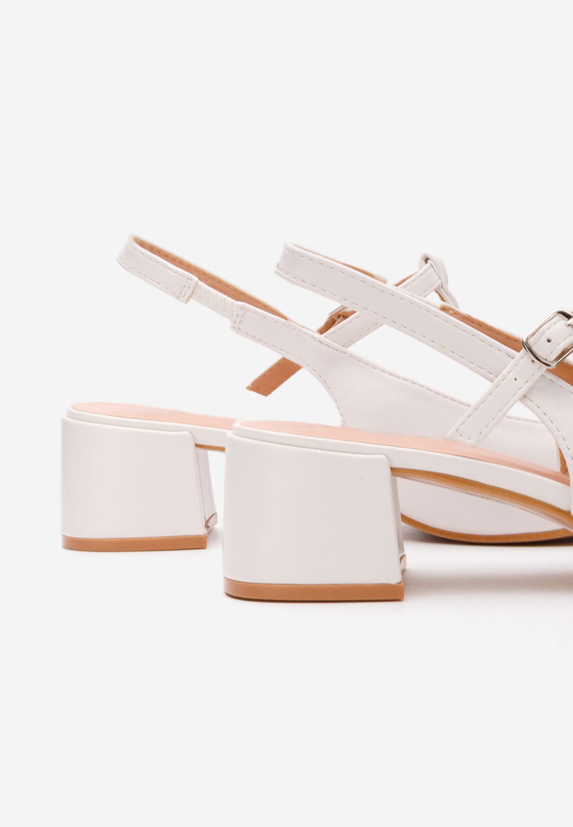 Białe czółenka na słupku Beatrina V2