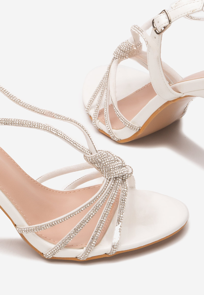 Białe eleganckie sandały Madea