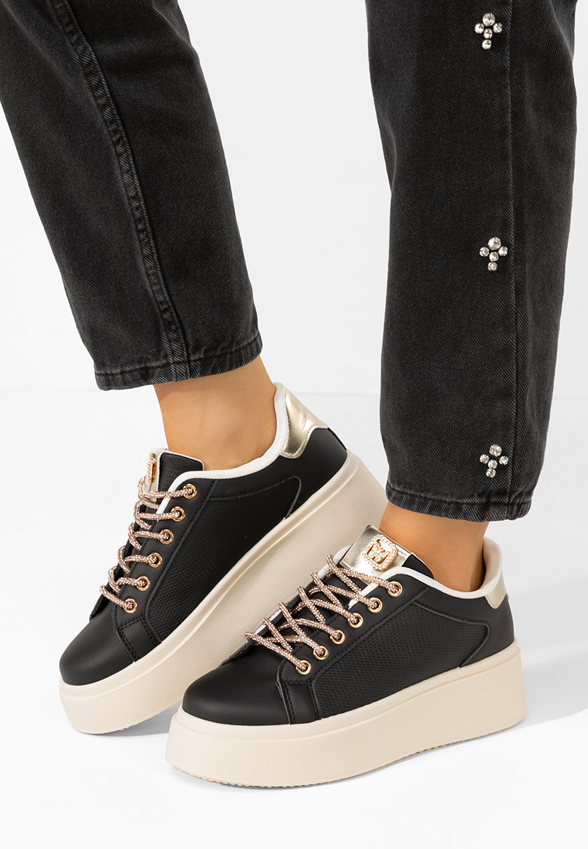 Czarne sneakersy na platformie Shauna