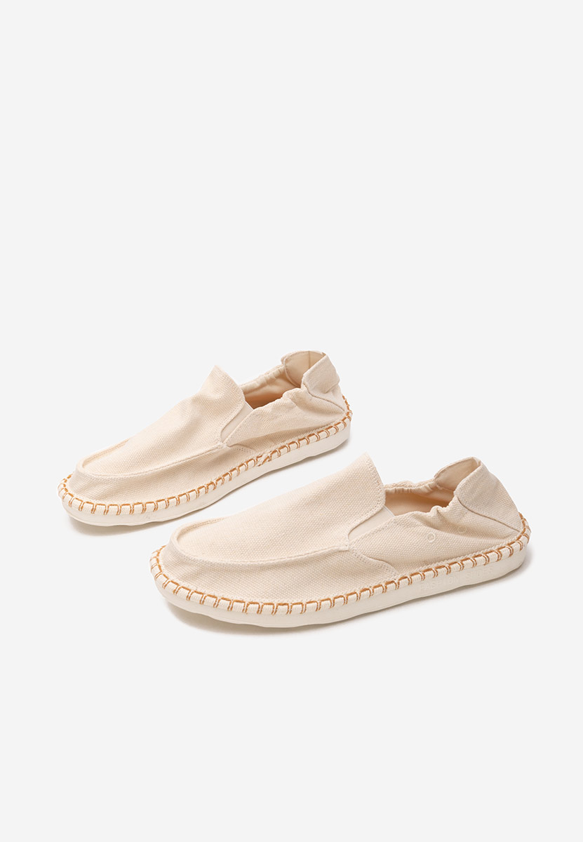 Beżowe czółenka Casual Santana