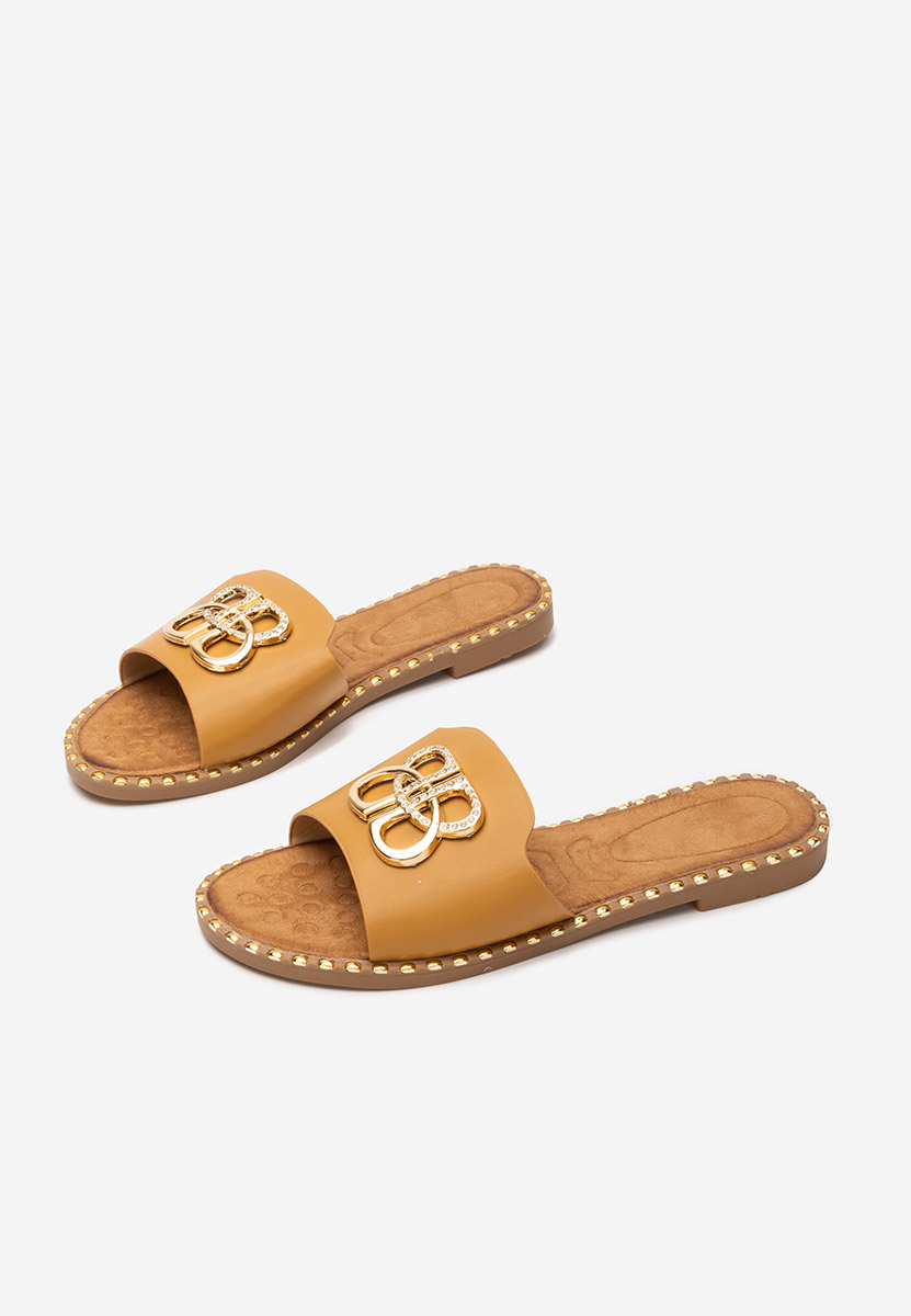 Camelowe klapki płaskie Evelina