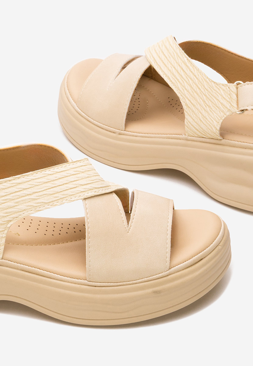 Beżowe sandały na platformie Ilise
