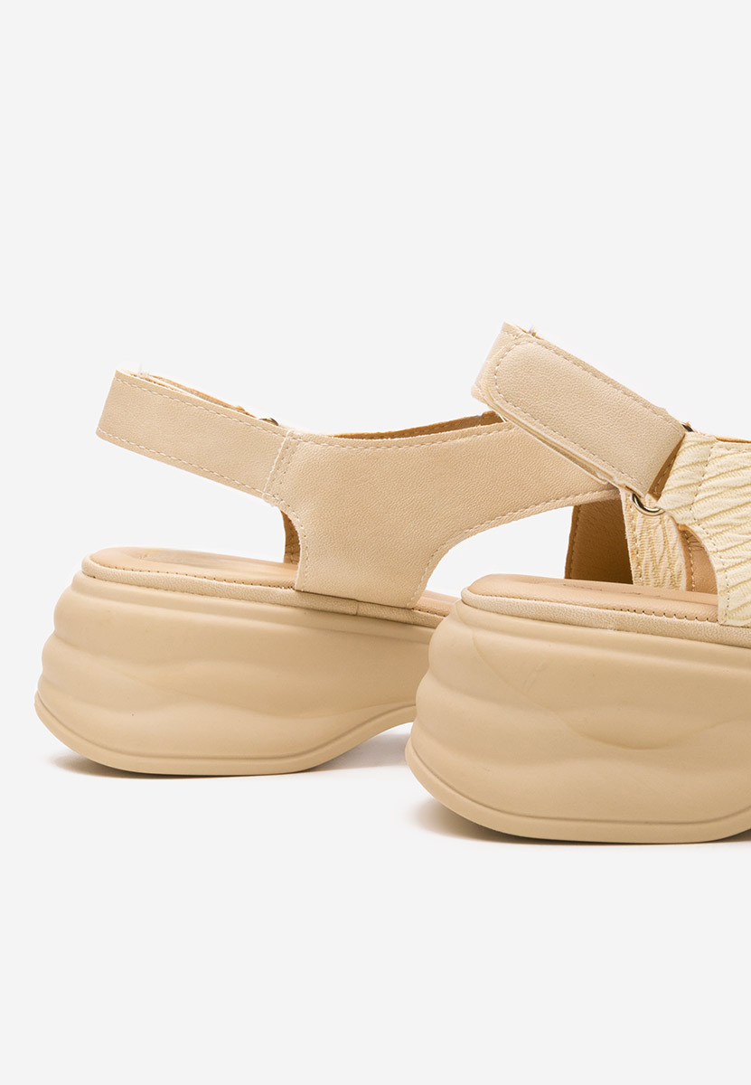 Beżowe sandały na platformie Ilise