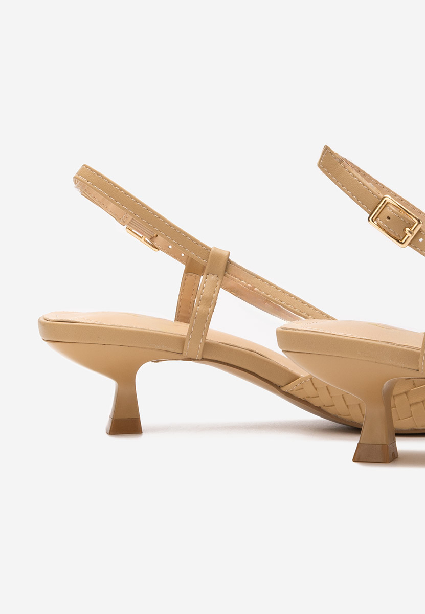 Beżowe czółenka na niskim obcasie Margarete