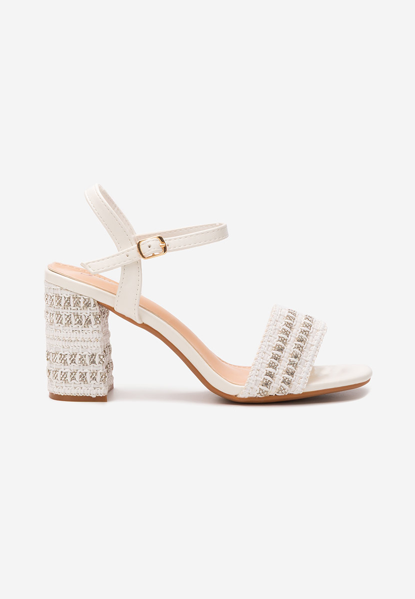 Białe sandały na słupku Marsela