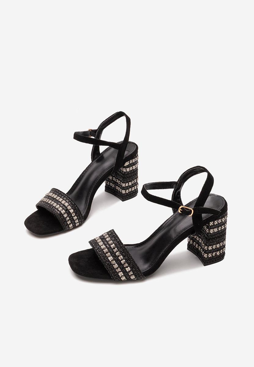 Czarne sandały na słupku Marsela