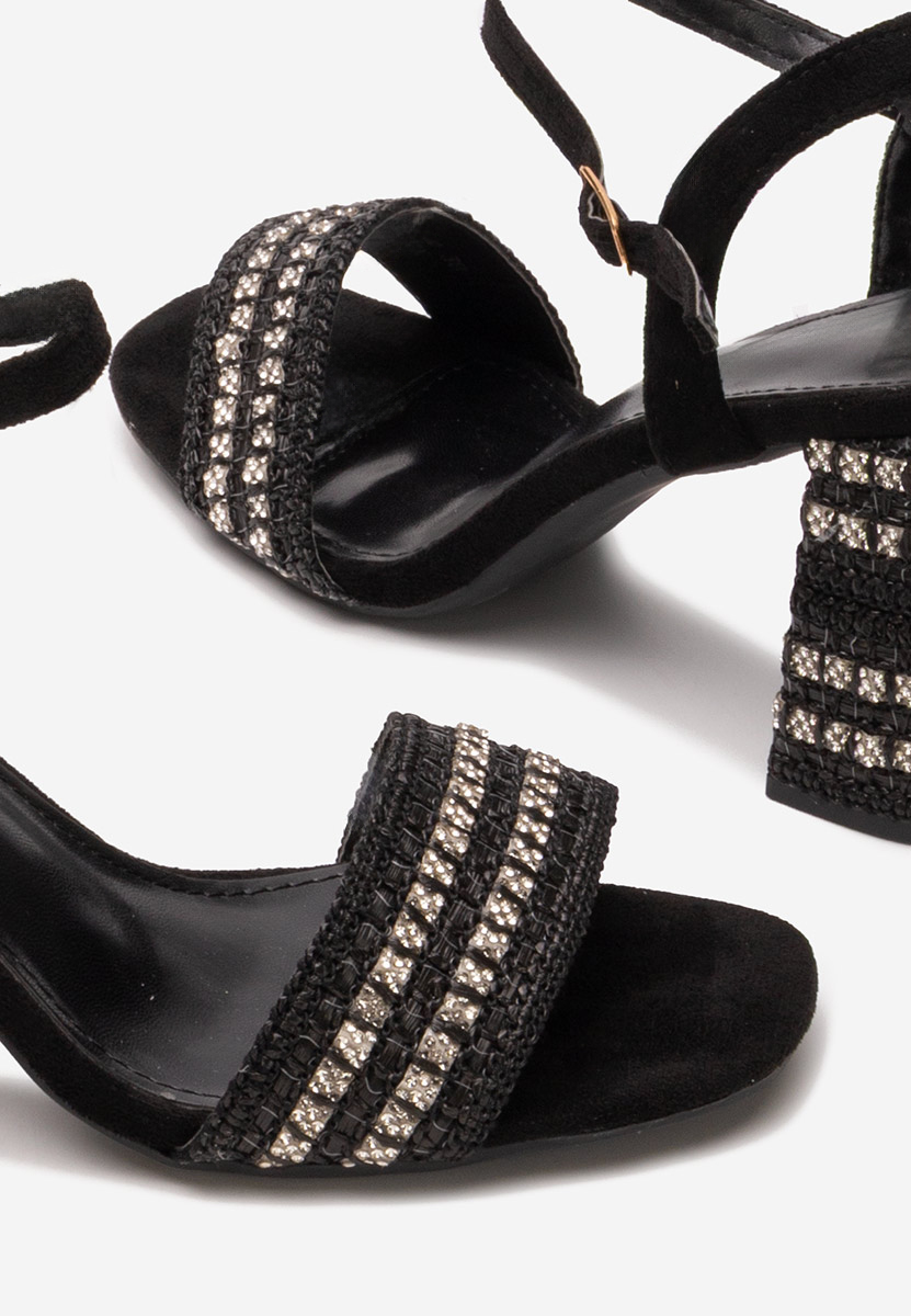 Czarne sandały na słupku Marsela