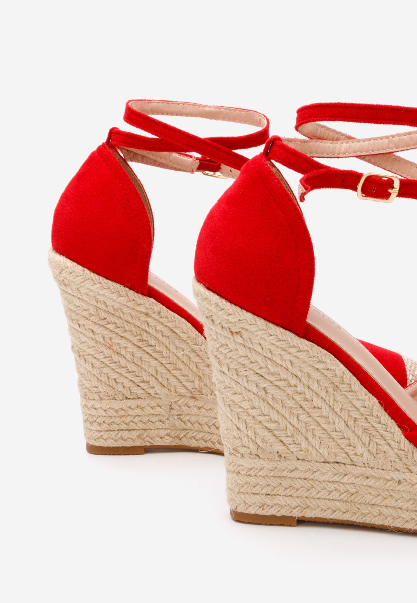 Czerwone sandały na koturnie Saniza V3