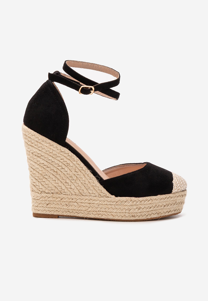 Czarne sandały na koturnie Saniza V3