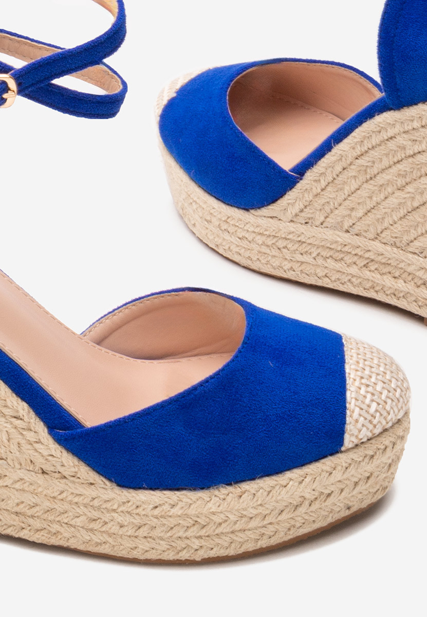 Niebieskie sandały na koturnie Saniza V4