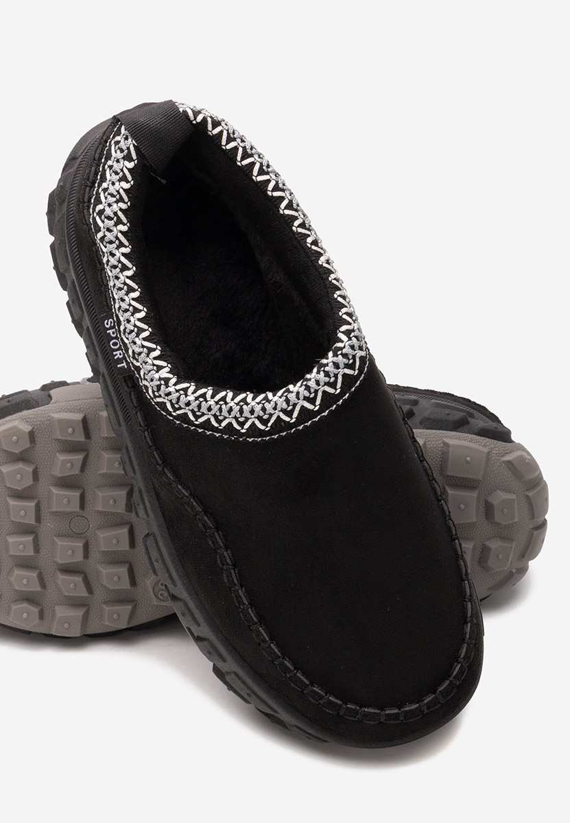 Czarne drewniaki Novela