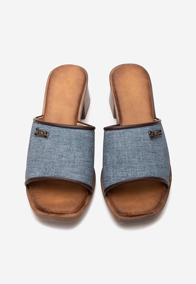 Niebieskie klapki na obcasie Sallica