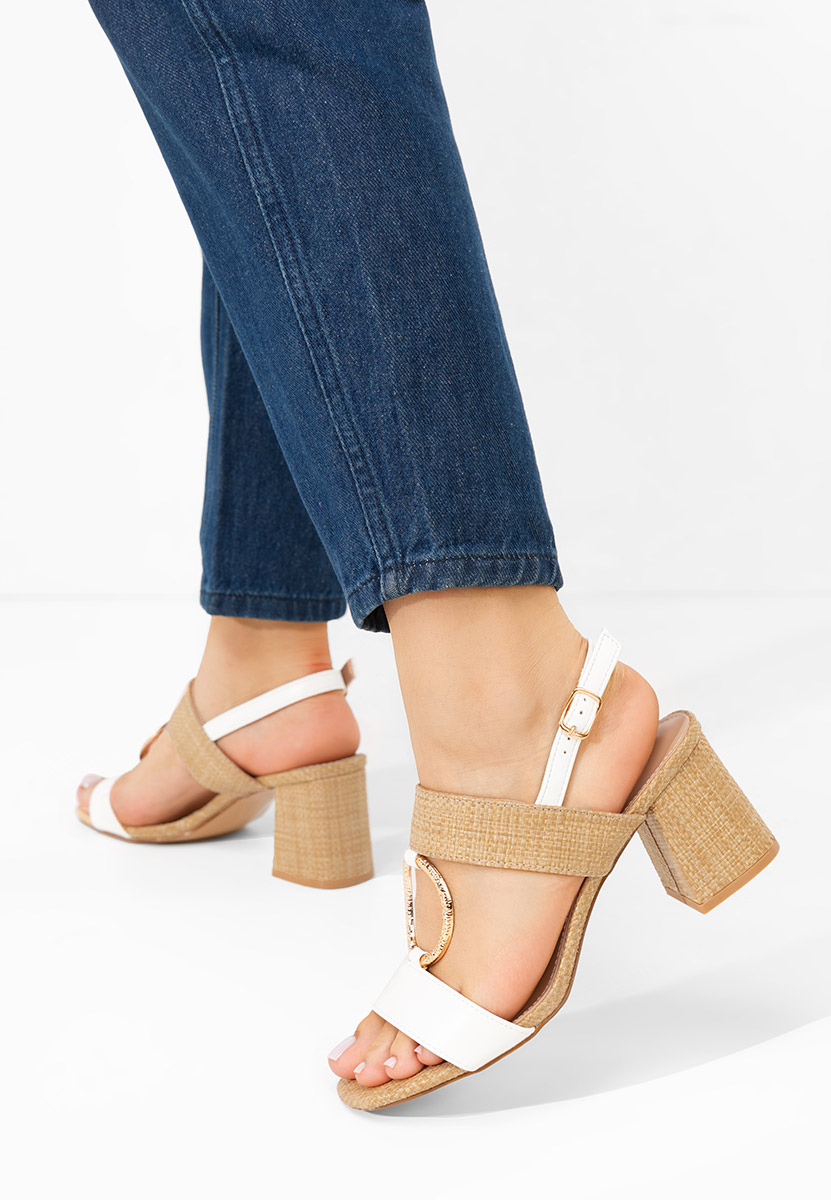 Białe sandały na słupku Annyta