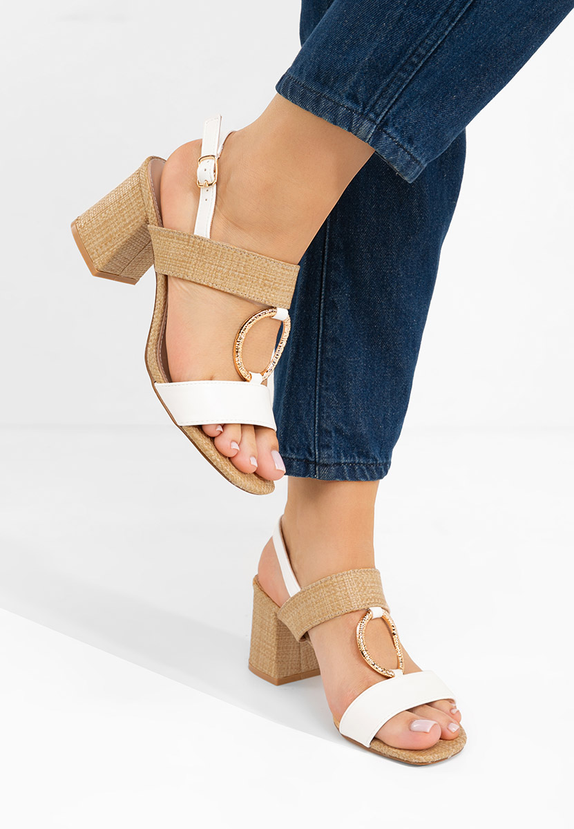 Białe sandały na słupku Annyta