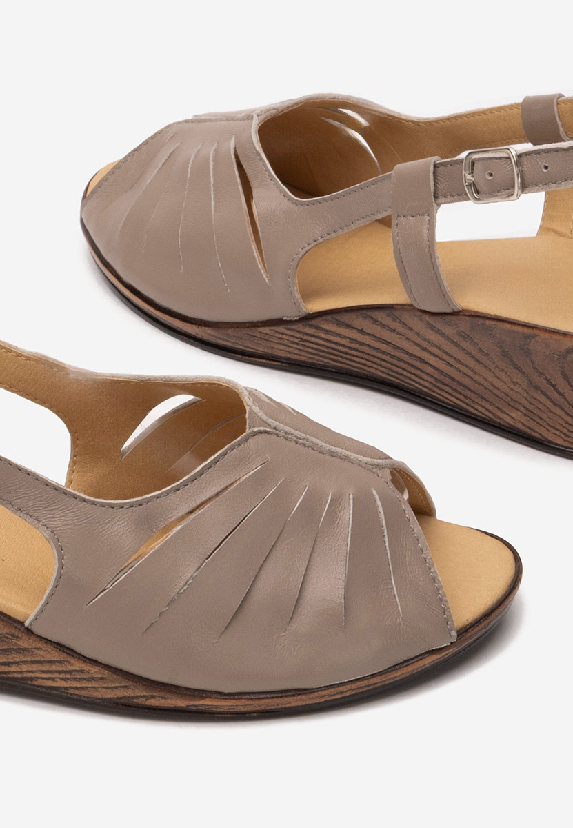 Khaki sandały na niskim koturnie Lovara