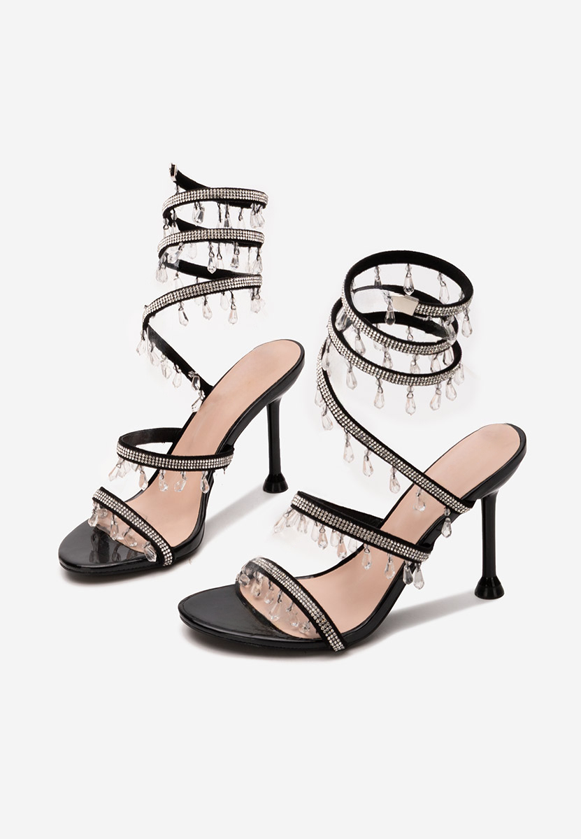 Czarne sandały na szpilce Calisa