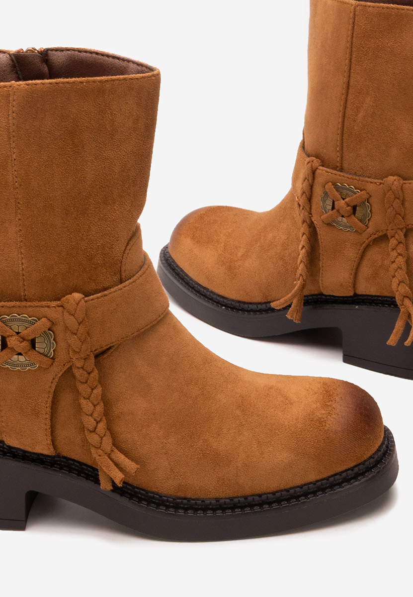 Camelowe botki płaskie Alasika