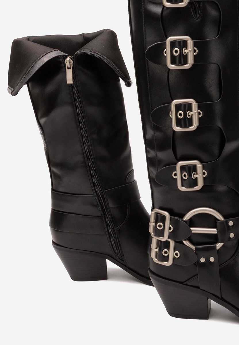 Czarne kozaki na słupku Laoise