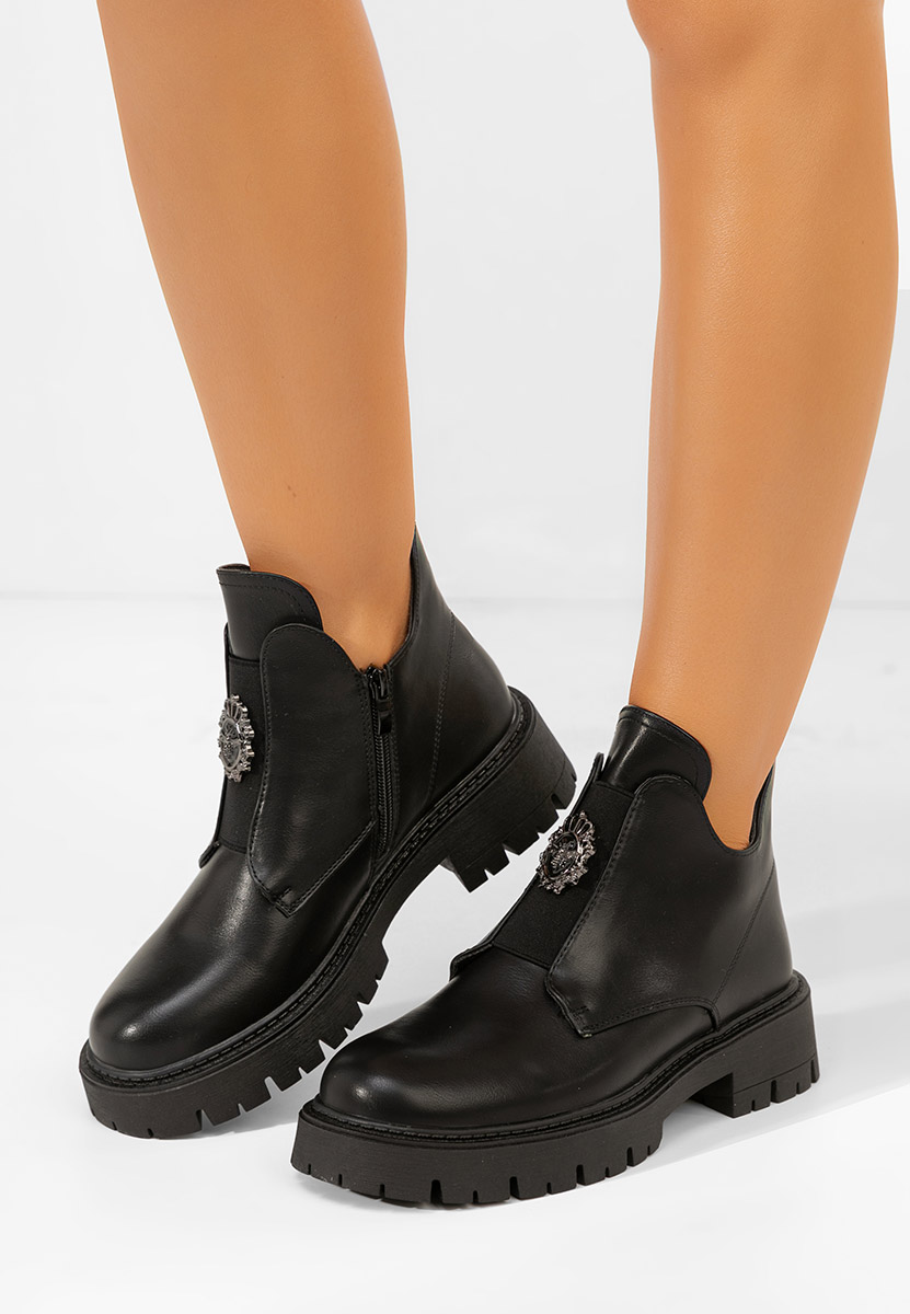 Czarne botki płaskie Daviria