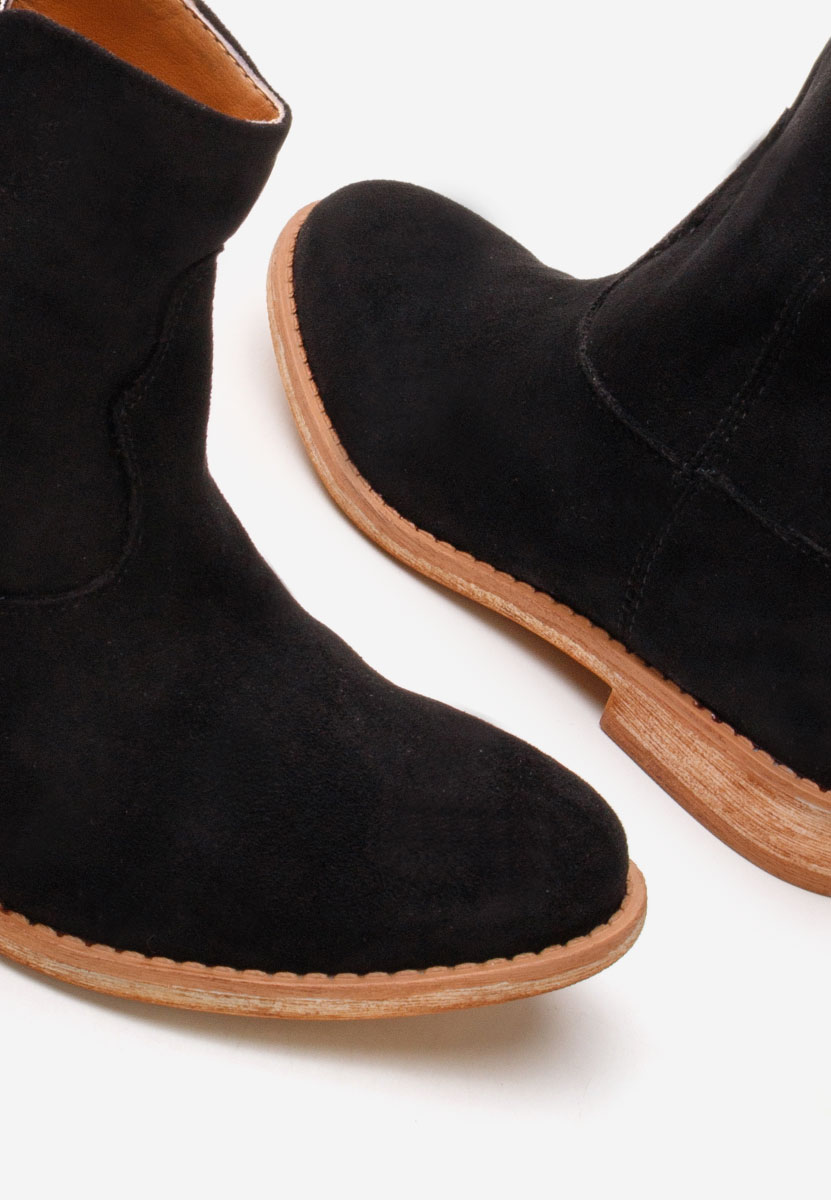 Czarne botki na koturnie Acosta