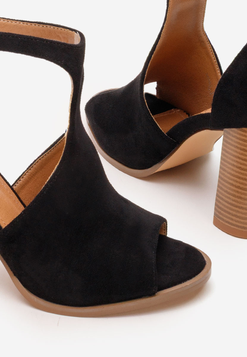 Czarne sandały na słupku Jolanda