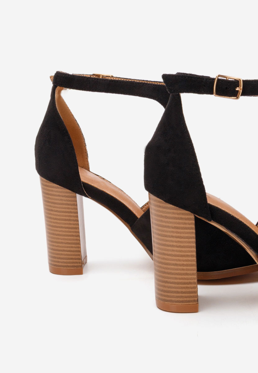 Czarne sandały na słupku Jolanda