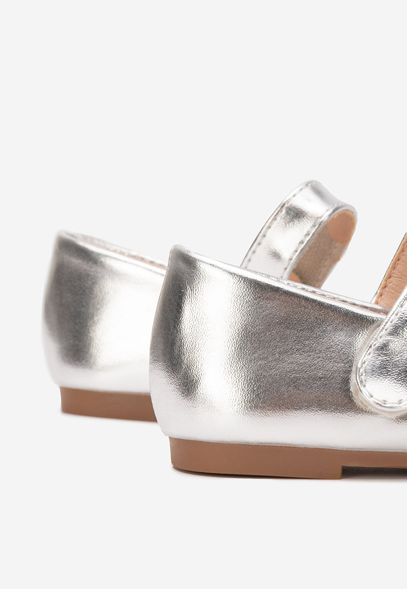 Srebrne półbuty dziewczęce Carisea