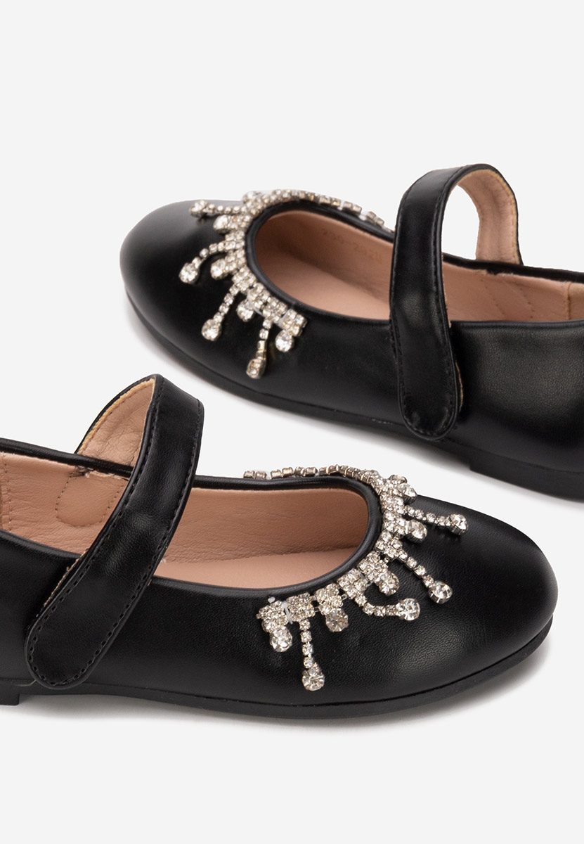 Czarne półbuty dziewczęce Carisea
