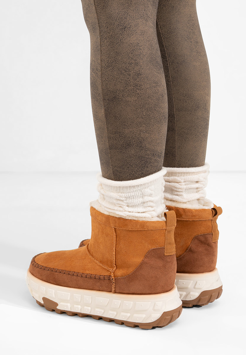 Camelowe botki na platformie Novela