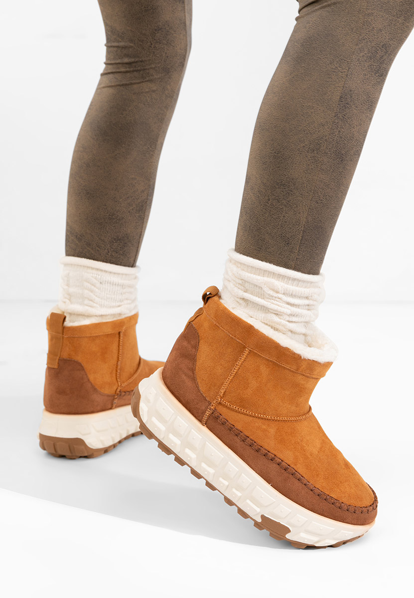 Camelowe botki na platformie Novela