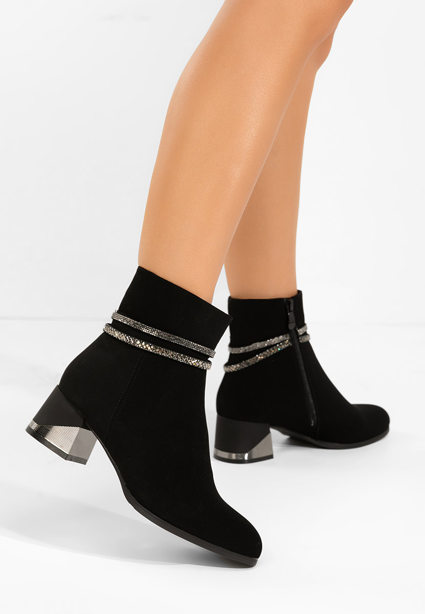 Czarne botki na słupku Floravia