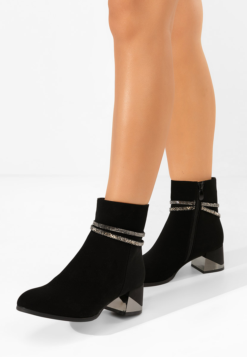 Czarne botki na słupku Floravia