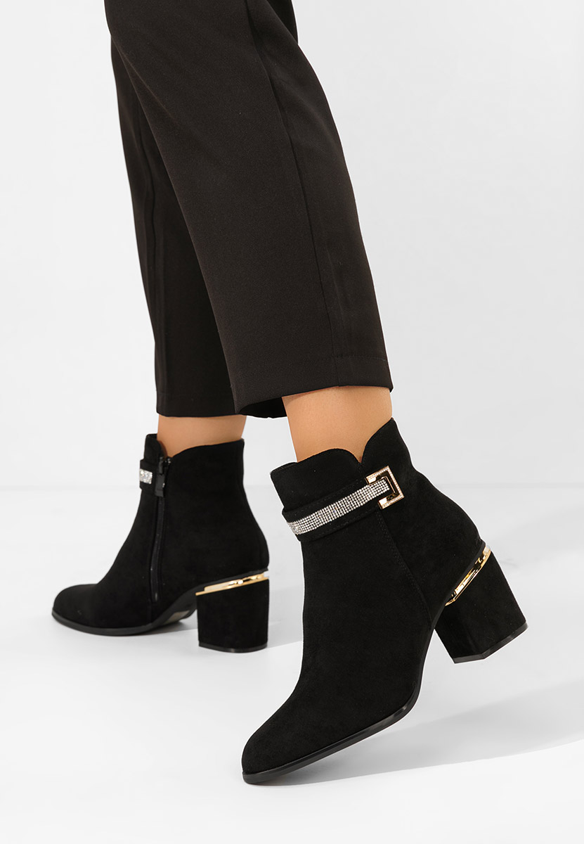 Czarne botki na obcasie Chameli