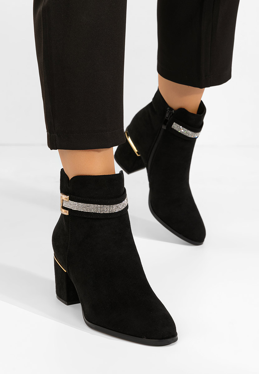 Czarne botki na obcasie Chameli
