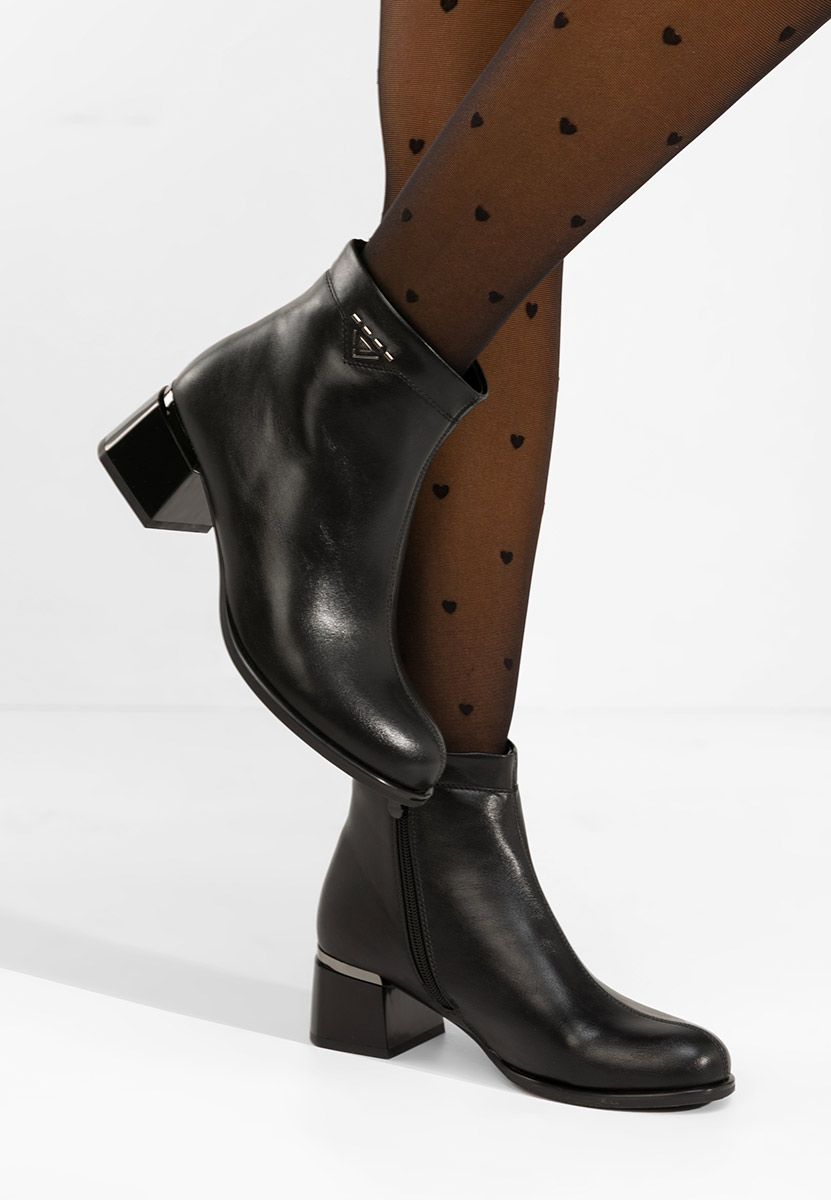 Czarne botki na słupku Takita V2